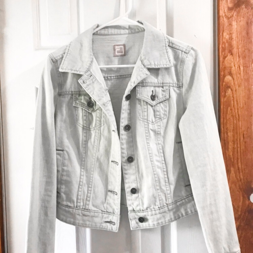 Denim Jacket/Jean Jacket